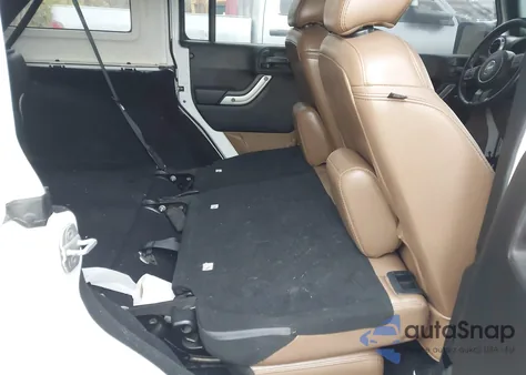 2013 Jeep Wrangler Unlimited Sahara z USA, uszkodzony, nr VIN 1C4HJWEG6DL693380